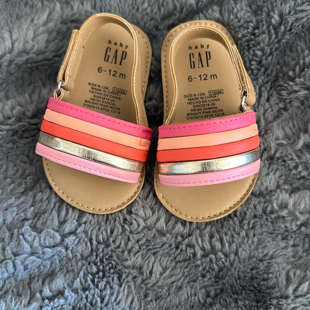 Baby girl sandals. Great condition